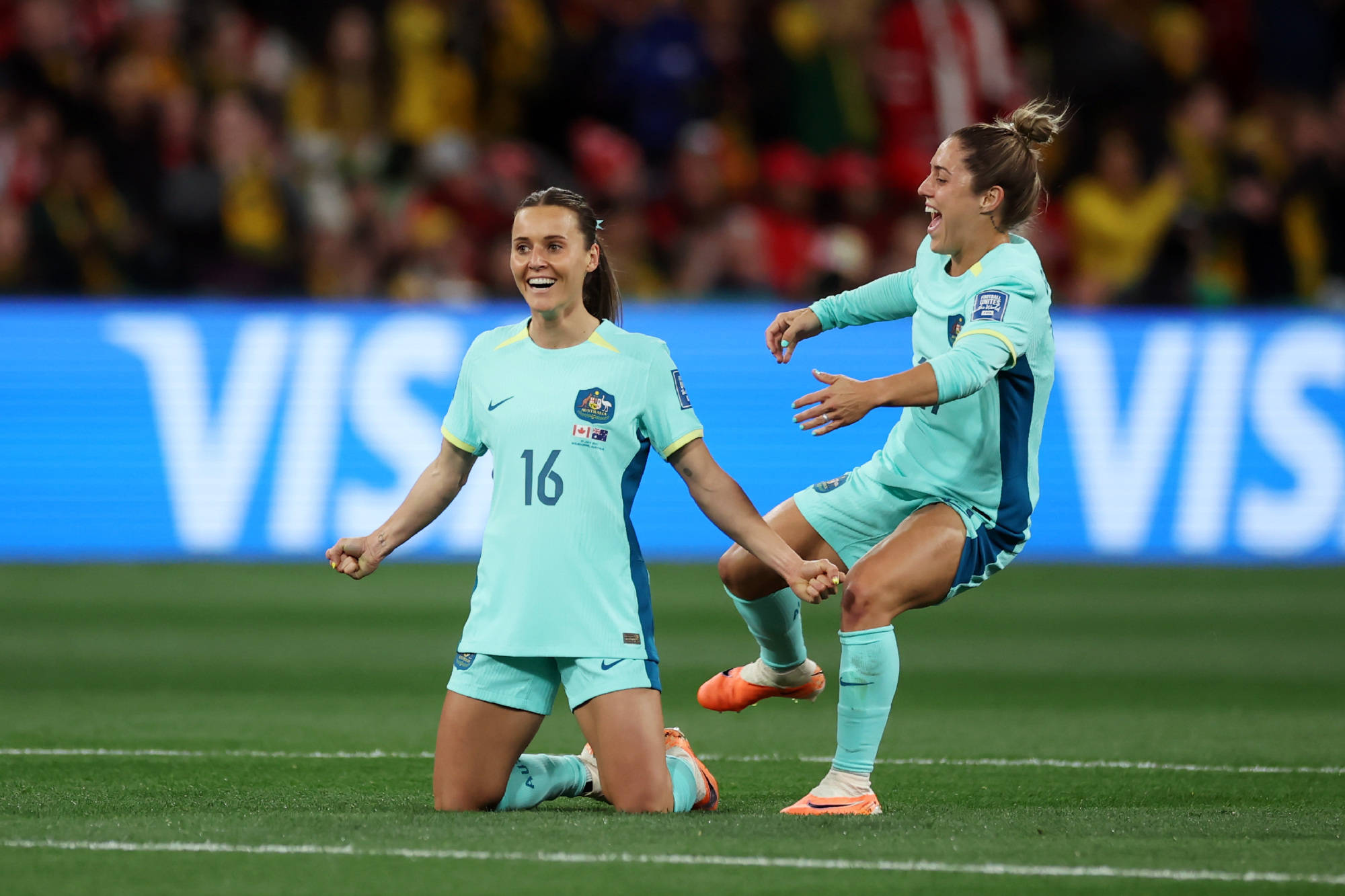 关于加拿大女足逆转胜利，晋级下一轮的信息