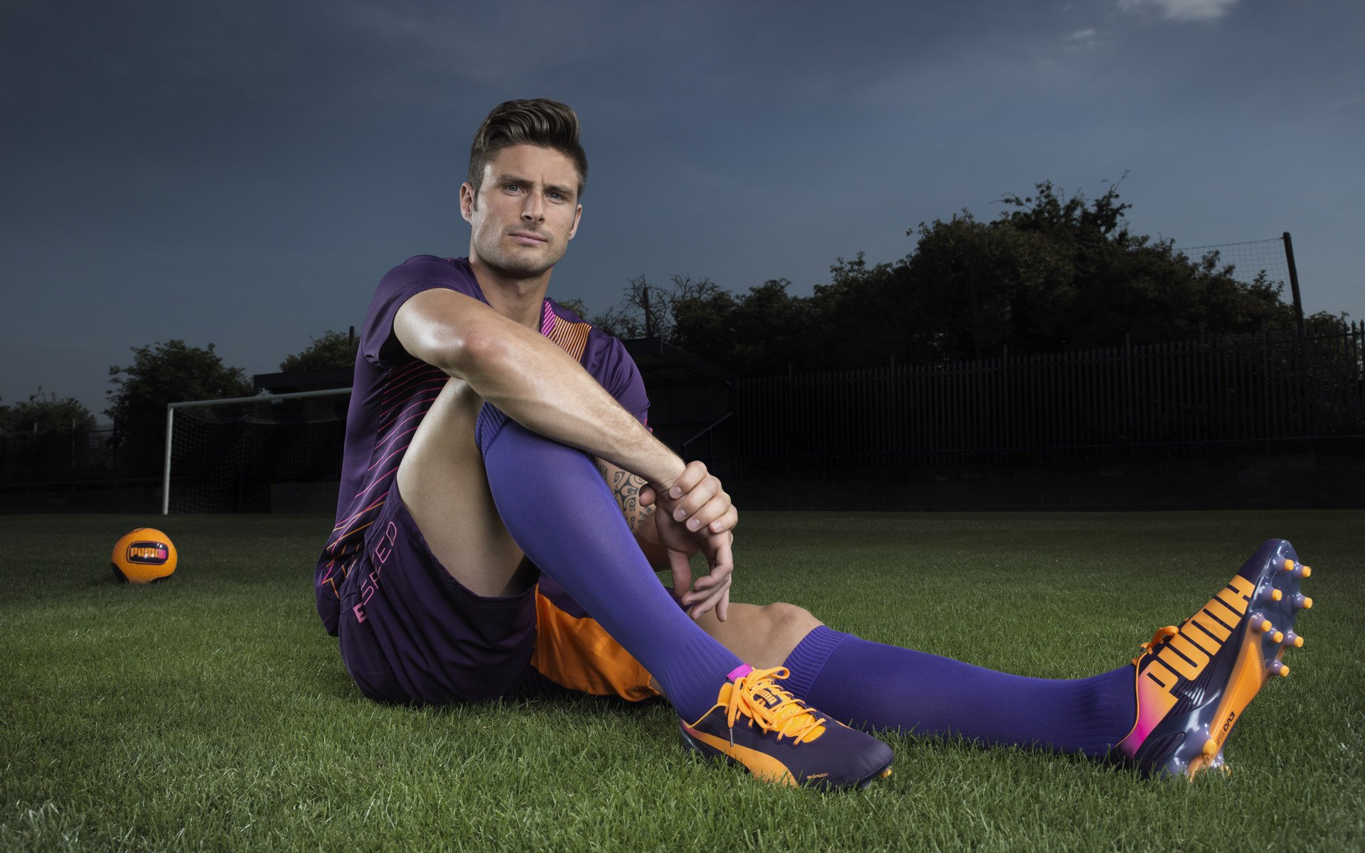 开云体育官网-乌拉圭横扫挪威，格列兹曼刷新纪录，一场跨越时空的足球对话